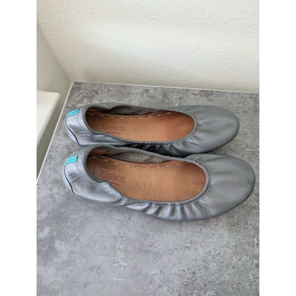 Tieks Metallic Pewter Silver Leather Folding Ballet Flats Womens Size 6